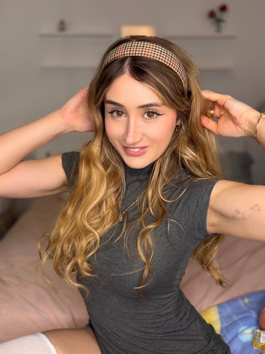 Bronwin Aurora tweet media