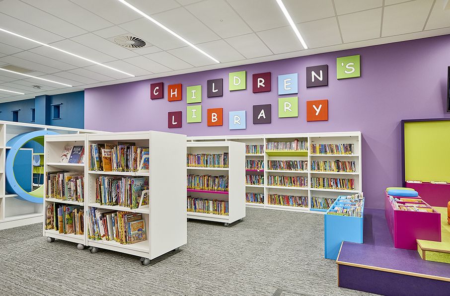 📚 Kids prefer books face-out, not spine-on! StoryScape libraries use child-height shelves &amp; forward displays to boost discovery &amp; reading joy. 

👉 Learn more! 

#StoryScape #LibraryDesignTips #SchoolLibraries #ReadingSpaces #PrimaryEducation #DesignThatWorks #ReadingForPleasure