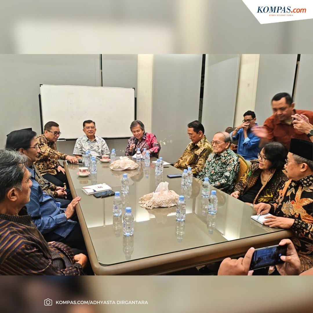 Malam-malam, Jusuf Kalla Kumpulkan Para Mantan Dubes di Rumahnya 

Baca di: nasional.kompas.com/read/2026/03/1…