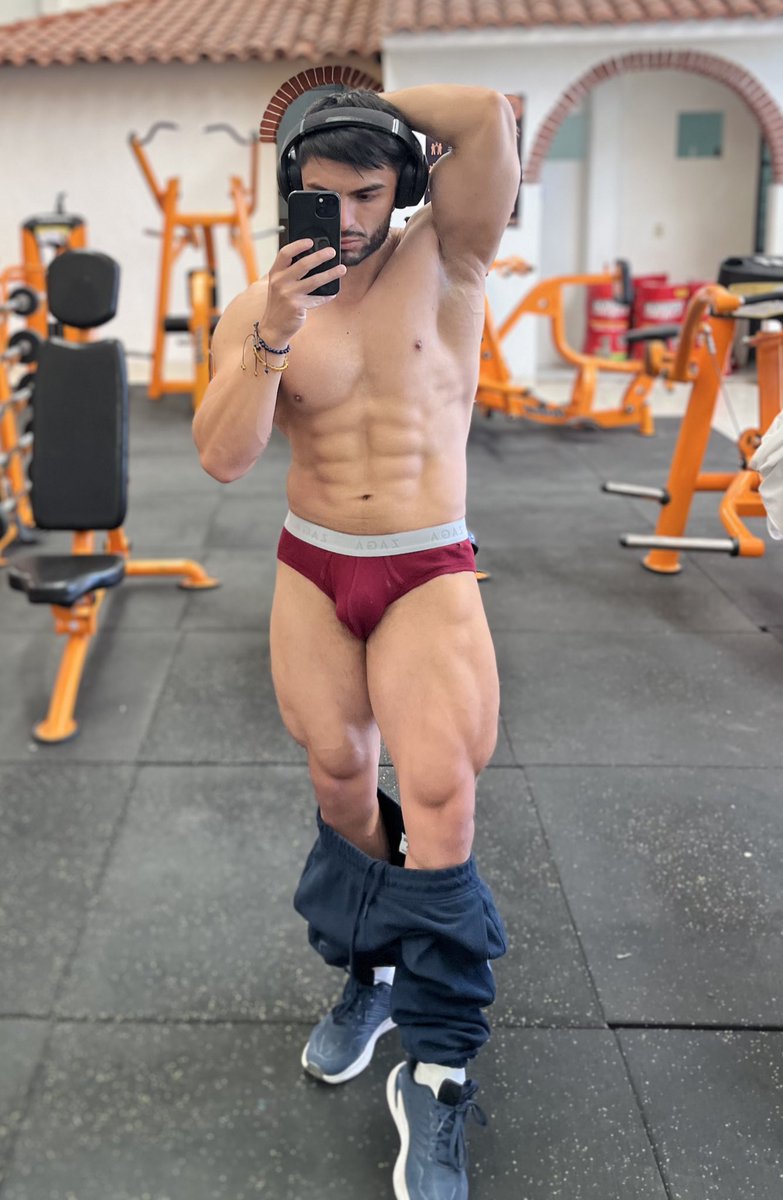 Antonio Cuevas tweet media