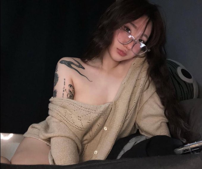 _HrnyLiL tweet media