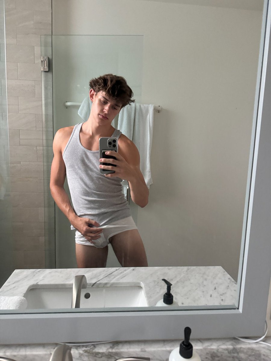 john Donald tweet media