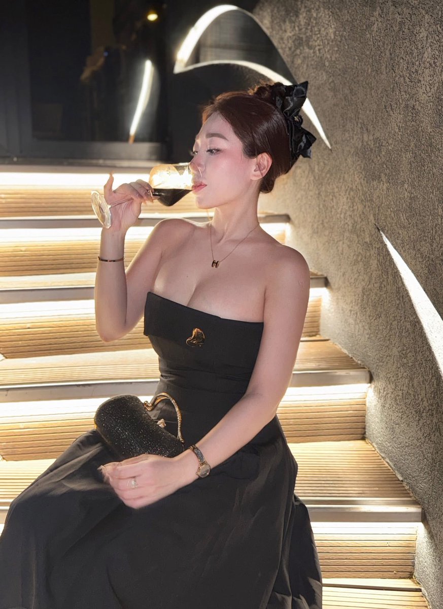 bedieuu's tweet photo. 🍷🍷 https://t.co/J90cTpN8oO