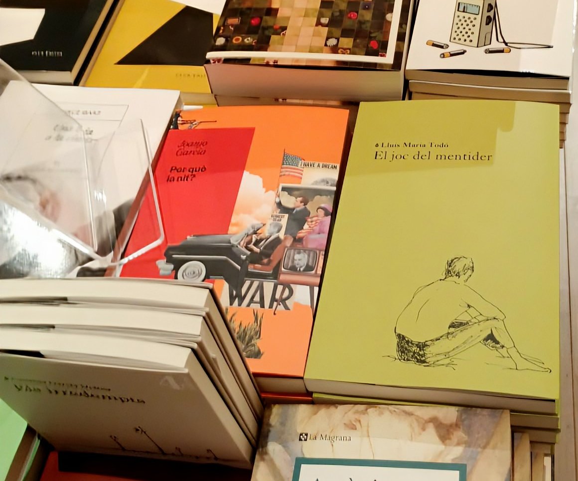 LaBreuEdicions's tweet image. EL JOC DEL MENTIDER de Lluís Maria Todó 
i ELS IRREDEMPTS de Cristina Gracia Molina 
ben entaulats a @La_Central_ 📸@enricfaura 

#cicuta #lectura #narrativeslabreu #llibreries
#eljocdelmentider #elsirredempts