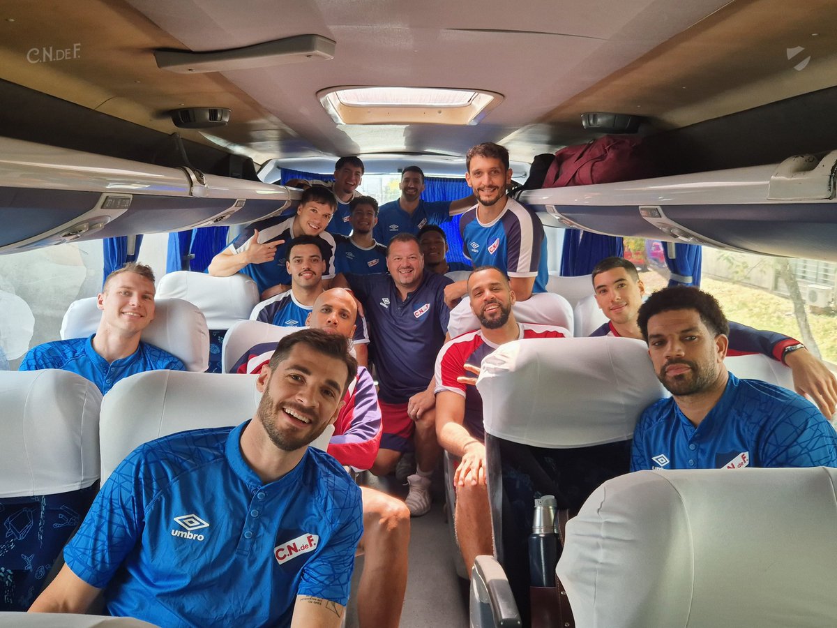 CNdeFbasketball's tweet photo. Próximo destino: 𝐏𝐚𝐲𝐬𝐚𝐧𝐝𝐮́ 🚌😎 https://t.co/TH0sPrT8A9