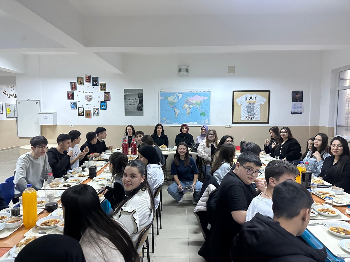 LSesal's tweet photo. Maarifin Kalbinde Ramazan!
Aynı sofrada buluşan gönüllerin bereketidir.
Bu akşam iftar sofrasında 9. sınıflarlayız.
#MaarifinKalbindeRamazan
#İftardaKonuşalım
#9Sınıflarla
#BizSeviyoruzBuÇocukları
#EğitimBirGönülİşi
#MaarifRuhu
#GençlikGeleceğimiz https://t.co/O4gsyj78iE