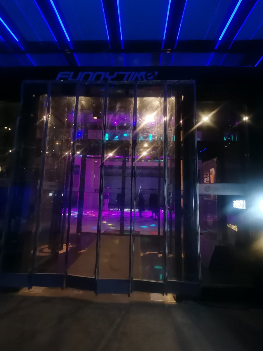 fan_multygodd's tweet photo. Let’s sing our hearts out at KTV!  Grab your friends, pick your favorite tracks, and make tonight unforgettable. Who’s ready to hit the high notes  #KTVVibes #SingLoud #GoodTimes https://t.co/5xcwiosySc
