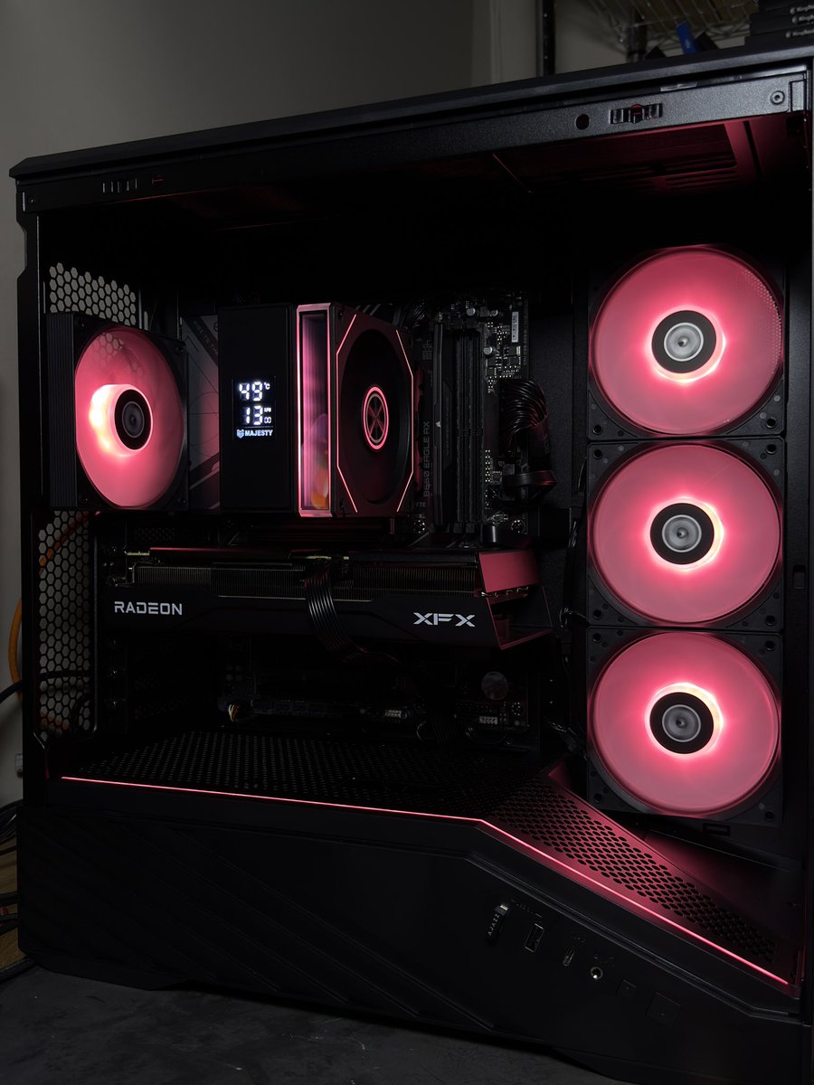 HardCore pc tweet media