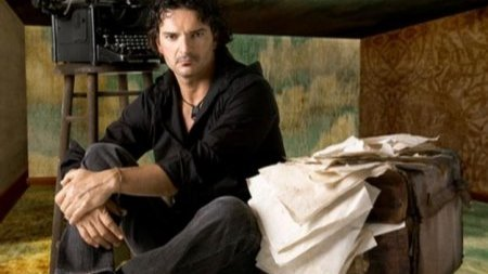 Arjona Tiene Unos Discos Espectaculares, Como Por Ejemplo Uno De Pink Floyd Que Le Prestó Su Cuñado.
