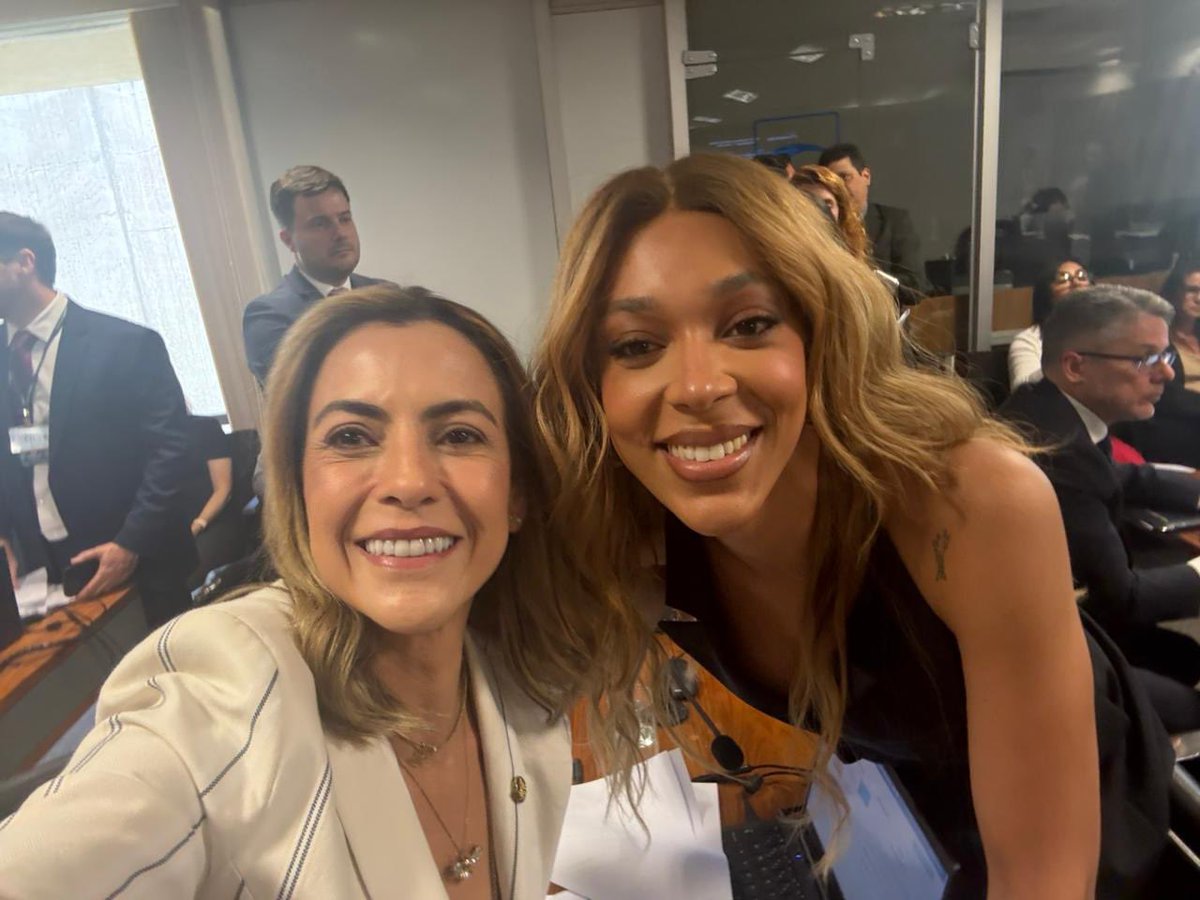 E o que mais me choca é ver que há pessoas mais indignadas com a eleição histórica, disruptiva e sem  fraude da <a href="/ErikakHilton/">ERIKA HILTON</a> para presidir a Comissão de Defesa das Mulheres do que com o número alarmante e crescente de violência contra as mulheres. Pior ainda é ver ofensas