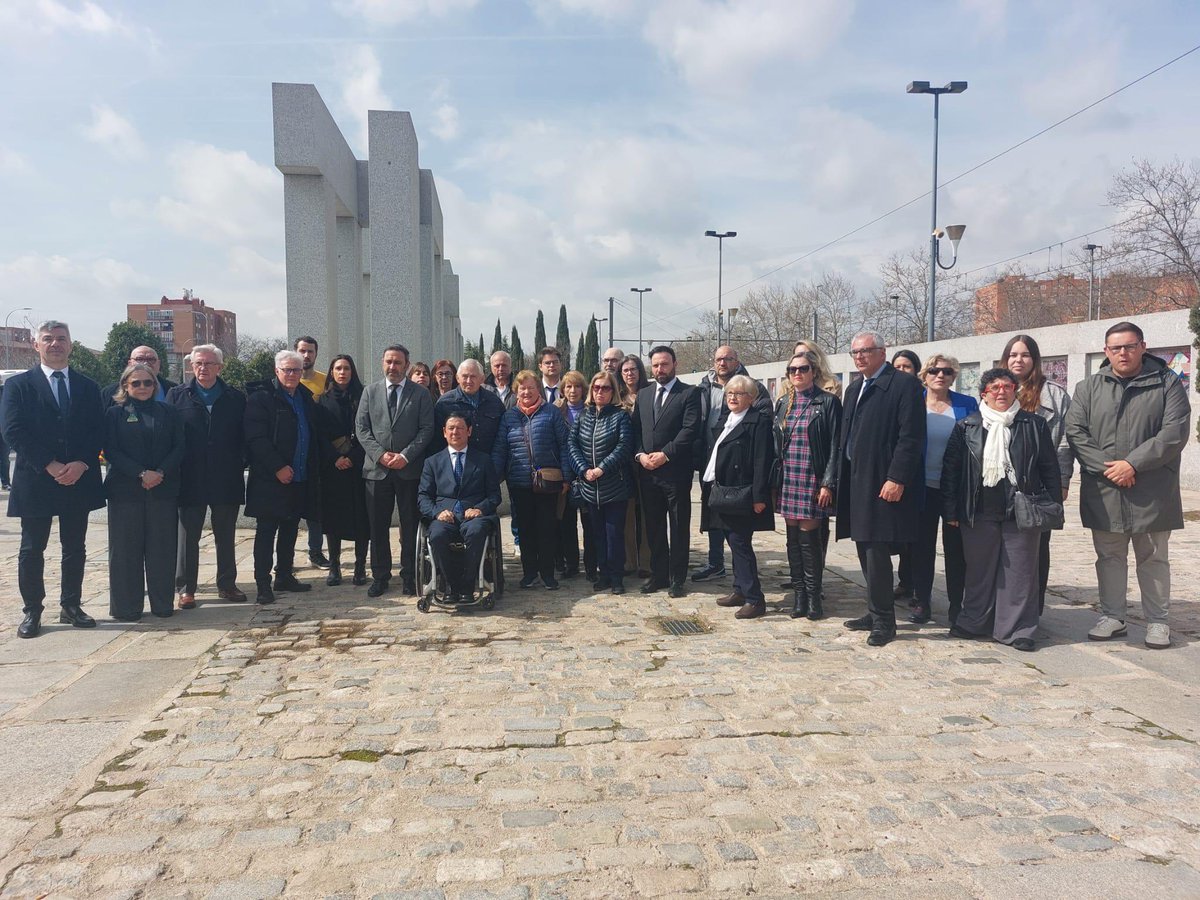 RaulPega_'s tweet photo. Hace 22 años Vallecas tembló con una herida que nunca se cerrará del todo.

El atentado terrorista más grave de la historia de Europa, que se llevó la vida de 193 personas inocentes e hirió a más de 2000.

Memoria, dignidad y justicia. Siempre en nuestro recuerdo. https://t.co/oxNpqIysTt