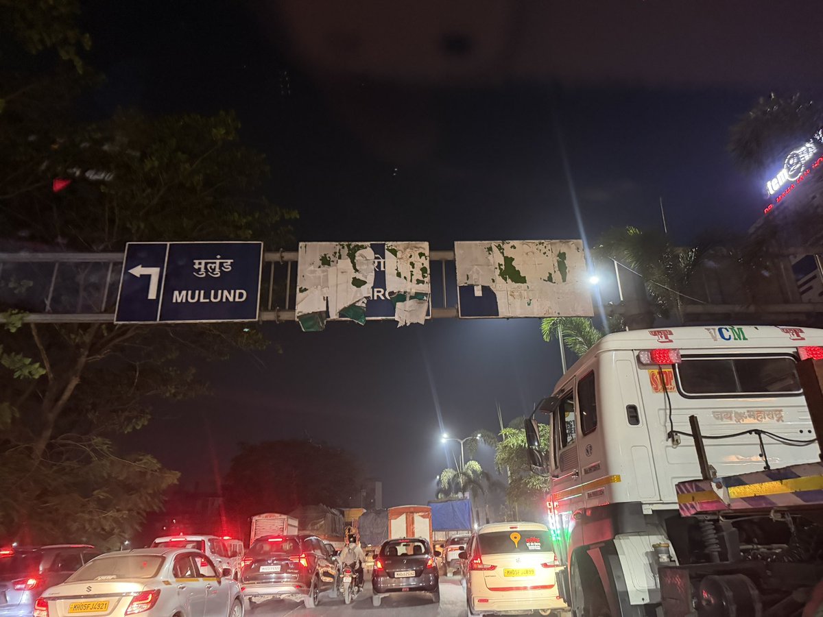 dipeshan88's tweet photo. शहरांची काही तरी इज्जत ठेवा @mieknathshinde @Navi_Mumbai @ganeshnaikjd https://t.co/csxYZxMVLS