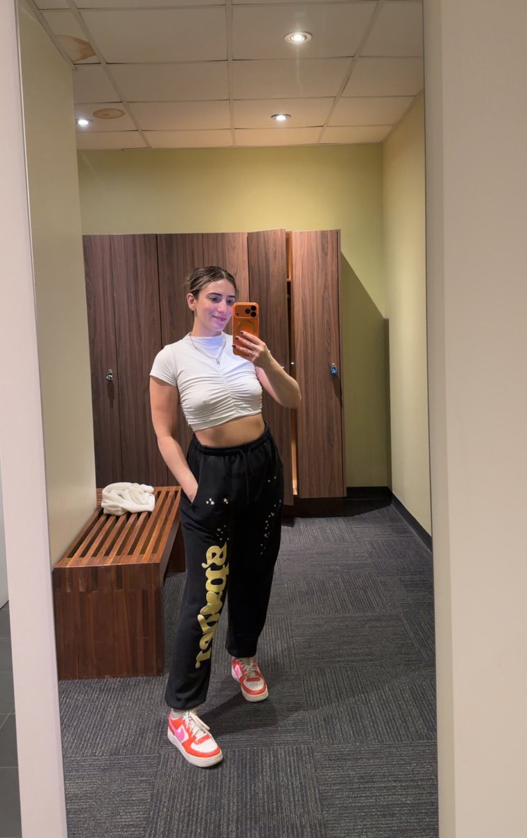 Coops🌚 tweet media