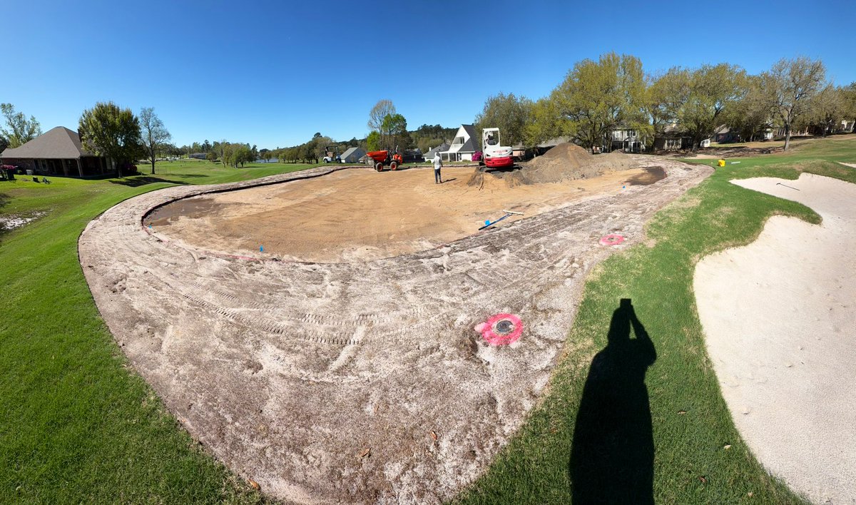 davisturf's tweet photo. Elkins Lake GC (Huntsville TX) getting a facelift with new greens on the Lakes course. 6” core out, going back in with 2” of 90/10 Dakota Peat mix. Unreal amount of organic matter build up over 30+ years! (See other pics below) https://t.co/thaCxSqkPD