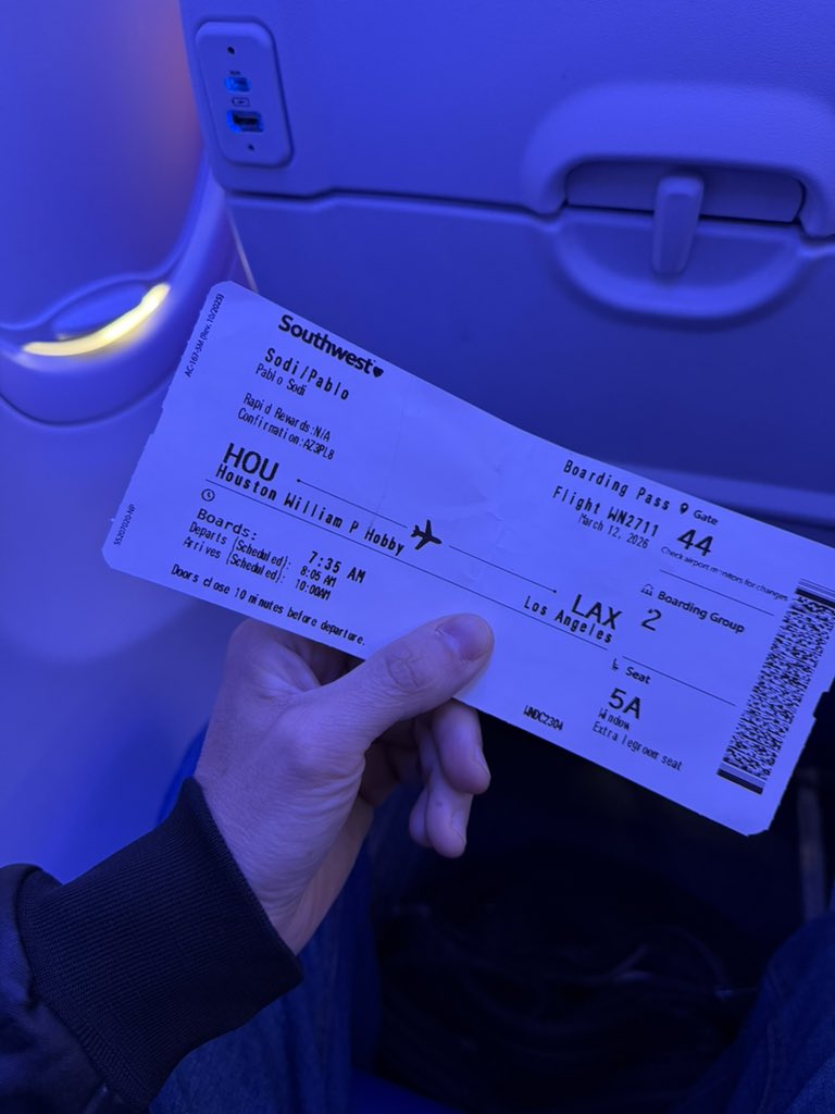 BulgeFreak's tweet photo. Ámonos à la pachanga ✈️ #DJPablito https://t.co/p7pnROB7NV