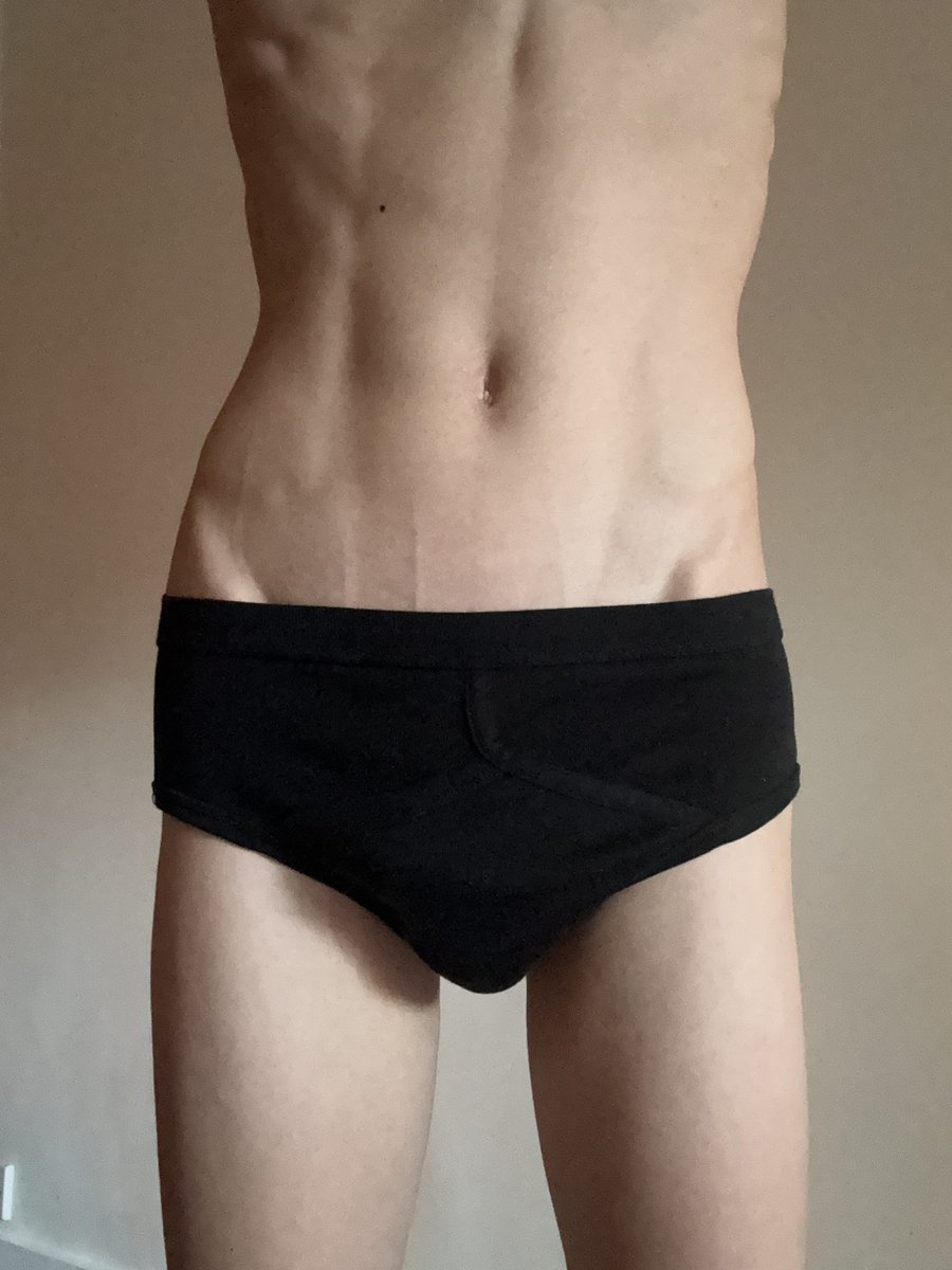 MUWUcomm's tweet photo. TwinkJ’s Black briefs
£19.00

Worn for a day. Will jerk a fresh load on it.
XS – 27 inch.

buy it here
https://t.co/nQaJ3LmZkC https://t.co/j8TqbRXfG8