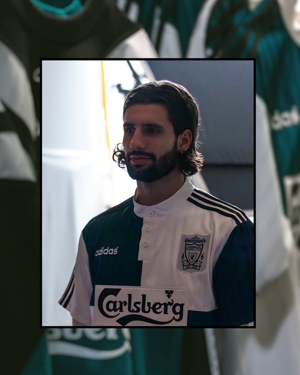 LFC's tweet photo. stylish on set 📸
