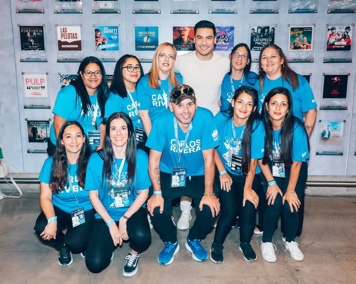 brenda94bdb's tweet photo. Feliz aniversario💙Feliz de pertenecer a esta hermosa familia 💙#SoloTu11Aniversario  #11AñosJuntoACarlosRivera 
#ClubOficialSoloTu 
#YoSoySoloTu
@ClubSoloTu
@ClubSoloTu_Arg 
#SedeBuenosAires 🇦🇷 https://t.co/KvLFlyVKh1