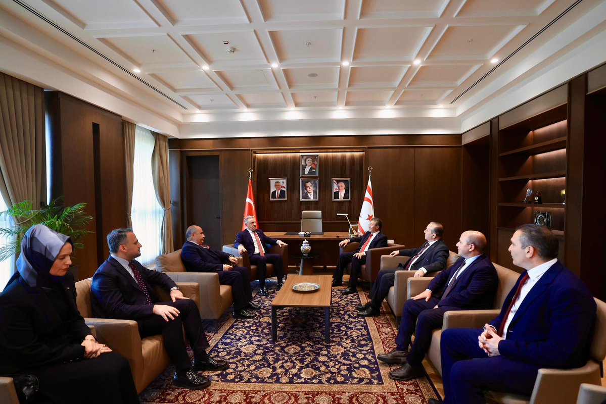 Kuzey Kıbrıs Türk Cumhuriyeti Başbakanı Sayın Ünal Üstel'i ziyaret ettik. 

Ülkelerimiz arasındaki bağları pekiştirecek, güçlü iş birliklerimizi artırmaya devam edeceğiz.🇹🇷