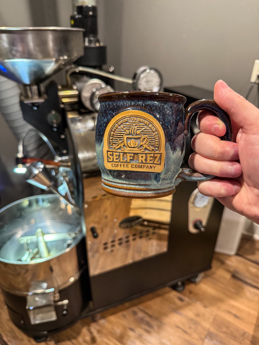 SelfRezCoffeeCo's tweet image. Afternoon check-in from the roastery. ☕🔥  

Some people hit the 3PM slump…  
I fire up the roaster and pour another cup.

Not a bad office view if you ask me.

What’s getting you through the afternoon?

#SelfRezCoffee #RoasteryLife #CoffeeBreak #FreshRoasted