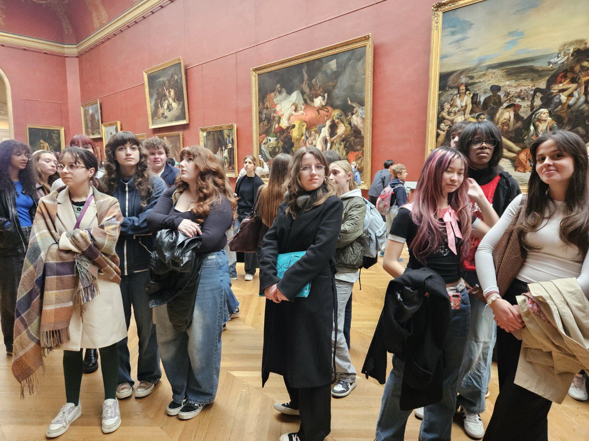 LAF_18_18's tweet photo. Visite du Louvre pour les Spe Arts Plastiques https://t.co/oH7Bz8a6Wk