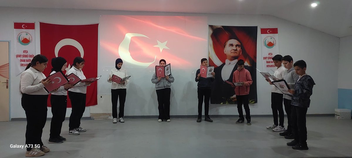 SehitOksuz's tweet photo. "Allah bu millete bir daha İstiklâl Marşı yazdırmasın." diyerek bağımsızlığımızın ne büyük bedellerle kazanıldığını en pürüpak şekilde ifade eden; *benim iman dolu göğsüm gibi serhaddim var_* diyerek tüm dünyaya meydan okuyan büyük şairi ve bu uğurda can veren kahraman ecdadımız https://t.co/9Ykg8Q5WxG