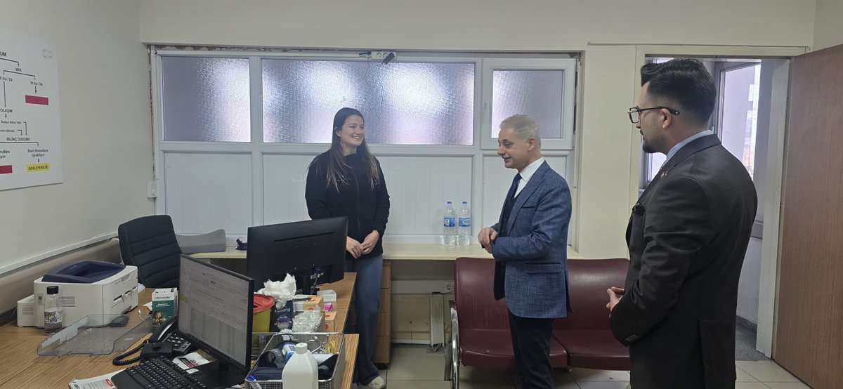 erzincanism's tweet photo. İl Sağlık Müdürümüz Dr. Cihan TEKİN Tercan İlçe Devlet Hastanesi Başhekimi Dr. Muhammed Fatih IRMAK’a hayırlı olsun ziyaretinde bulundu.

Ardından hastanenin farklı hizmet birimlerinde incelemelerde bulunan İl Sağlık Müdürümüz, tedavi gören hastalarla da yakından ilgilendi. https://t.co/StIdbbvoAy