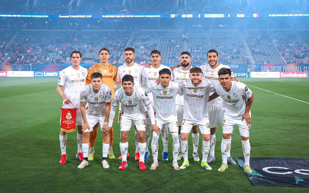 desinformarquez's tweet image. Ayer no solo festejo SDFC…

Festejaron los de amarillo que perdieron dos finales con Toluca.

Los de azul que jamás han visto un bicampeonato como el de toluca.

Los del norte que perdieron una final con Toluca…

Los pumas…

Ellos hicieron lo que los de acá no han podido.