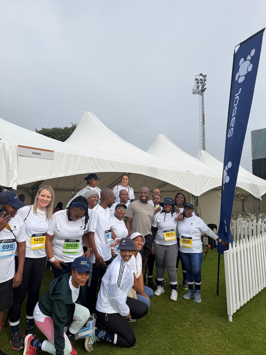 SasolSA's tweet image. Today our leadership didn’t just talk about teamwork and wellbeing – they ran it.

Proud to see our CEO, CFO and leaders on the route with Team Sasol at the JP Morgan Corporate Challenge. 

#Sasol75 #JPMCorporateChallenge #LeadByExample