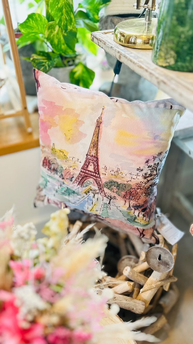 ClaireLouiseH's tweet image. We love seeing our cushions on display and Fleurs d’Antan always showcases them so beautifully that we thought we would share some of their retail photos with you! 🇫🇷❤️ #retailers #export #cushion #France #ClaireLouise claire-louise.co.uk