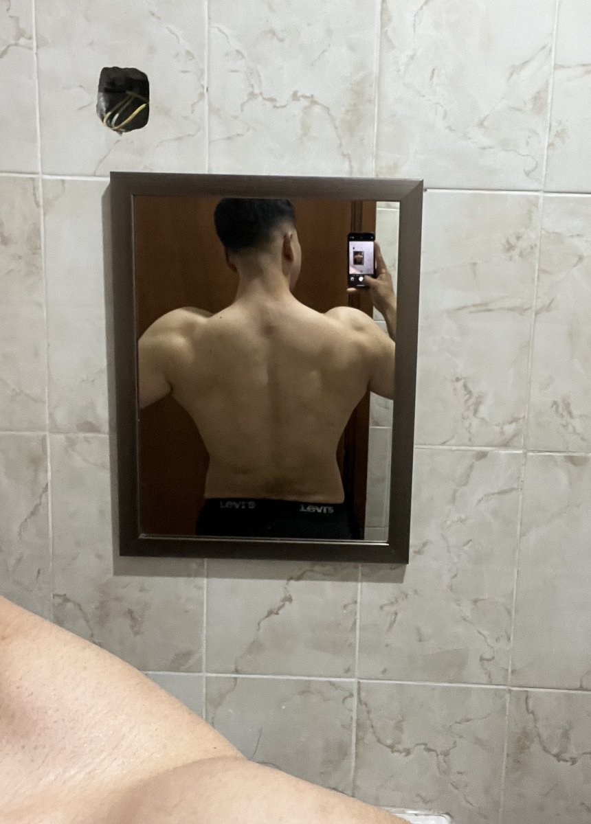 AdolfoVT1997's tweet photo. Quien para detonarlo y me coopera para la prote jaja 🫥 https://t.co/TA40a1HBDq
