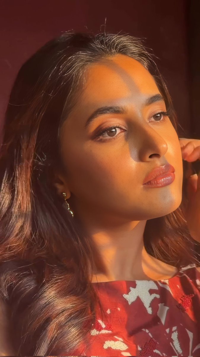 its_me_ric02's tweet image. Sleep time ticking 🤪

But before I hit the bed… admire this gorgeous face card of Priyanka 😋😍

#Priyankamohan