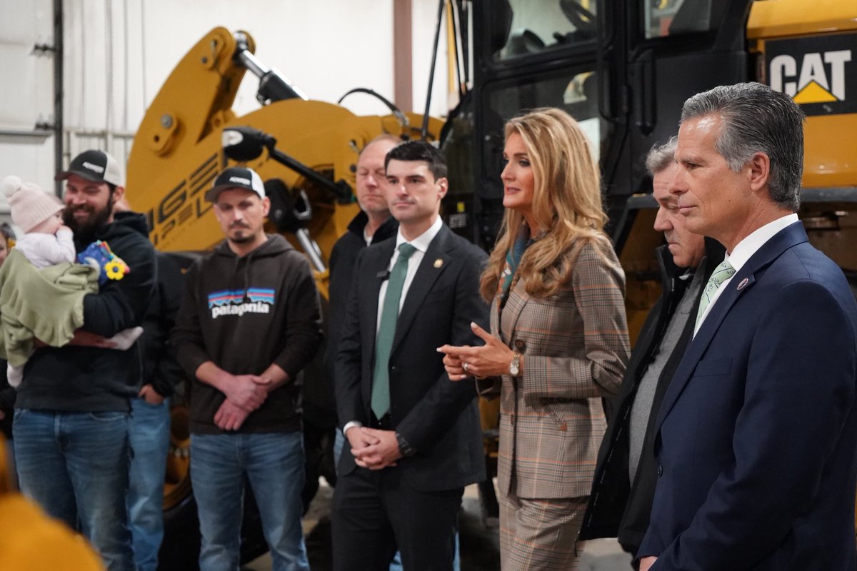 Kelly Loeffler tweet media