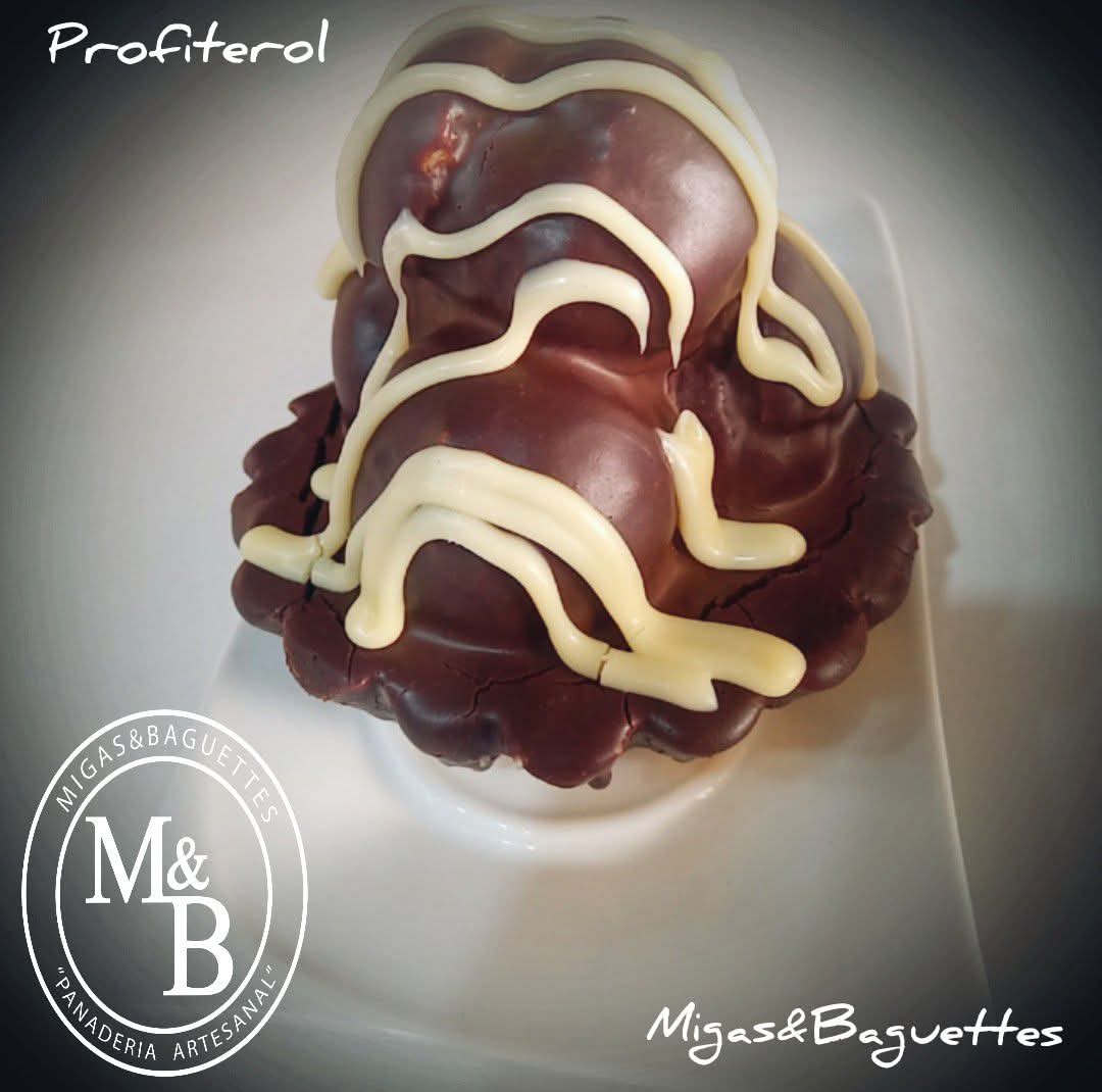 migasybaguettes's tweet image. Profiterol también conocido como 
lionesas, petit choux😋

Es un postre versátil, con muchas variantes y diferentes rellenos.

Producto de la casa🔥

#profiterol #postre #pasteleria #migasybaguettes #bakery