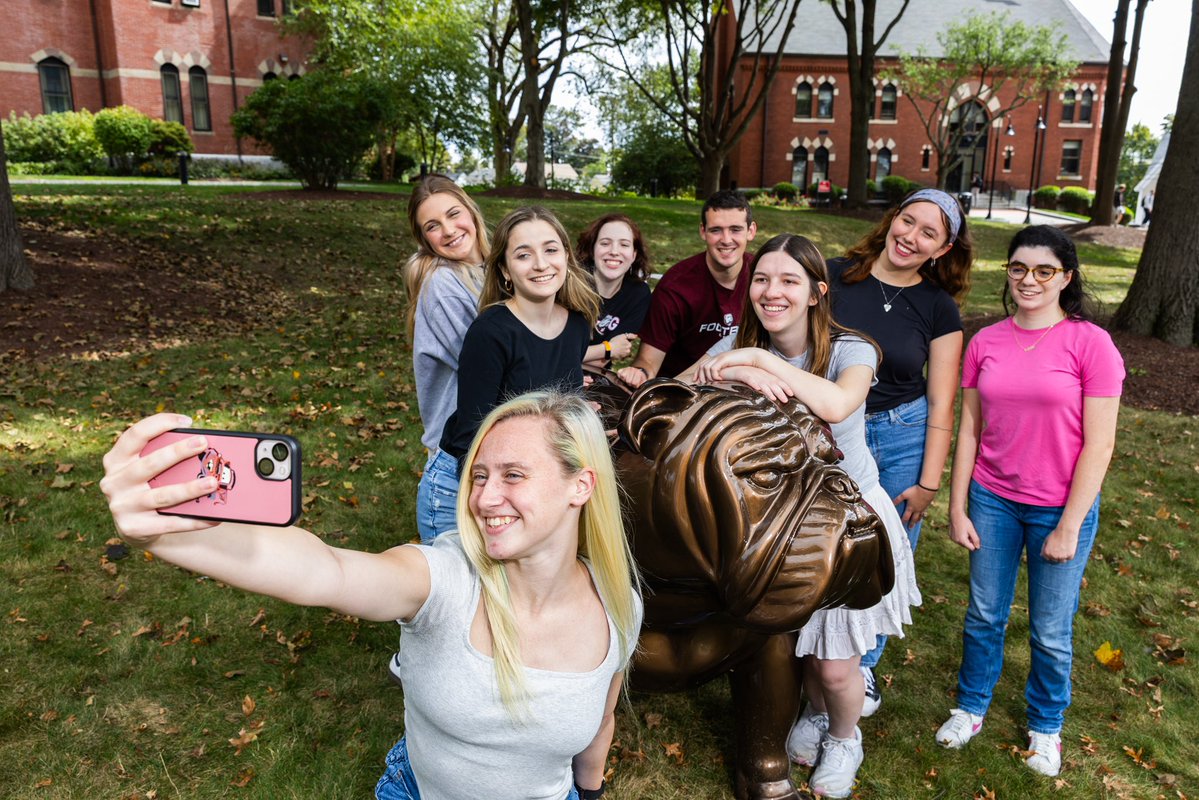 Dean College tweet media