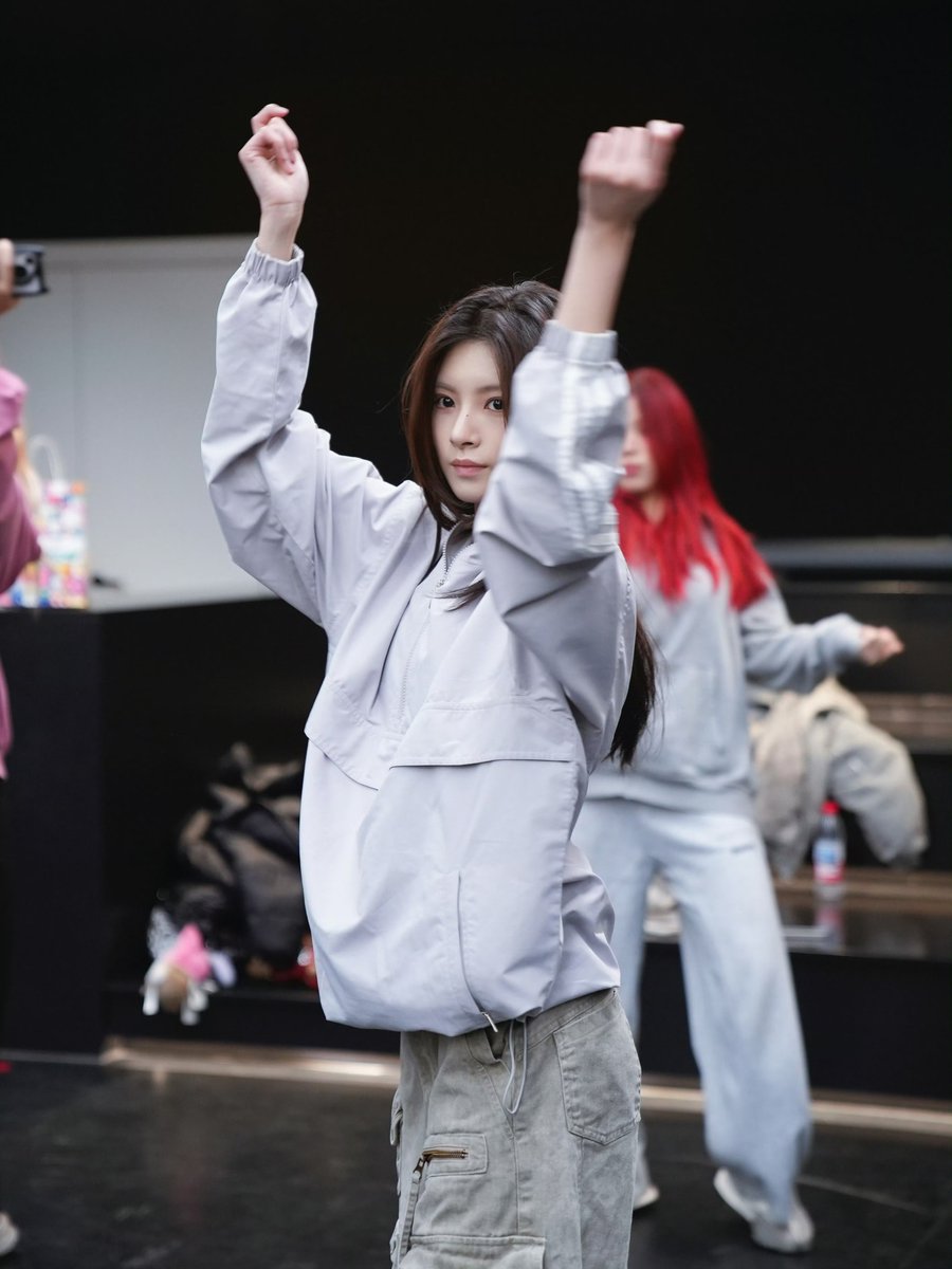 yiren pics tweet media