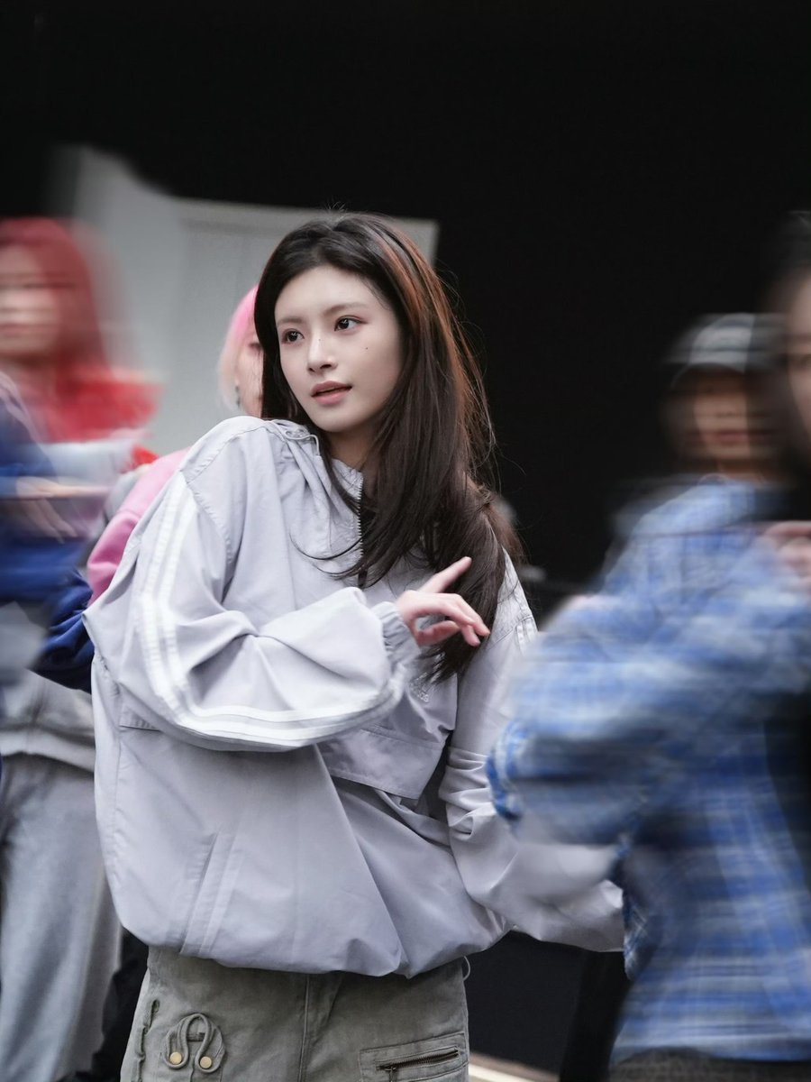 yiren pics tweet media
