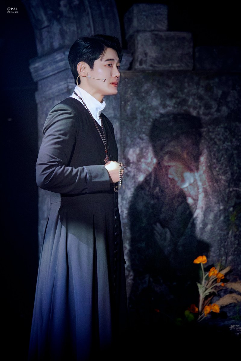 𝕆ℙ𝔸𝕃 tweet media