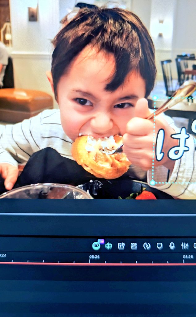ChannelWht's tweet photo. 長年ワットチャンネルを観ている方はご周知かと思いますが、息子は食事の時に鬼の形相で食べます（特に好きなモノ）ここで質問ですが、これは成長と共にしなくなりますか？だとすれば、さみしいもんですね。。 https://t.co/mBxCyVAhGl