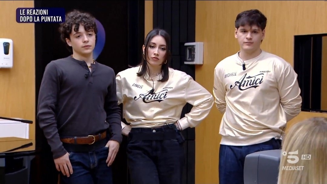 03TrashAddicted's tweet photo. Ennesima edizione in cui la categoria canto è retta dalla Cuccarini
#Amici25 https://t.co/9dZ2saLU1q