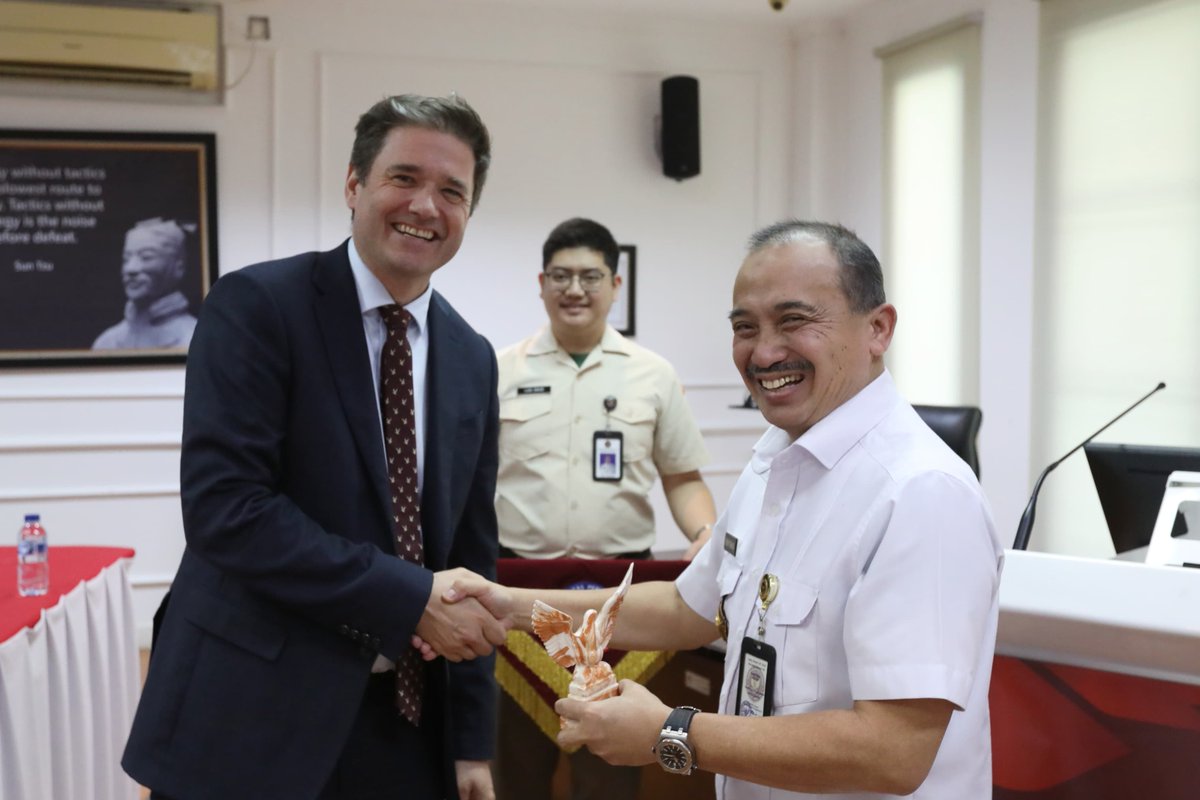 Unhan RI tweet media