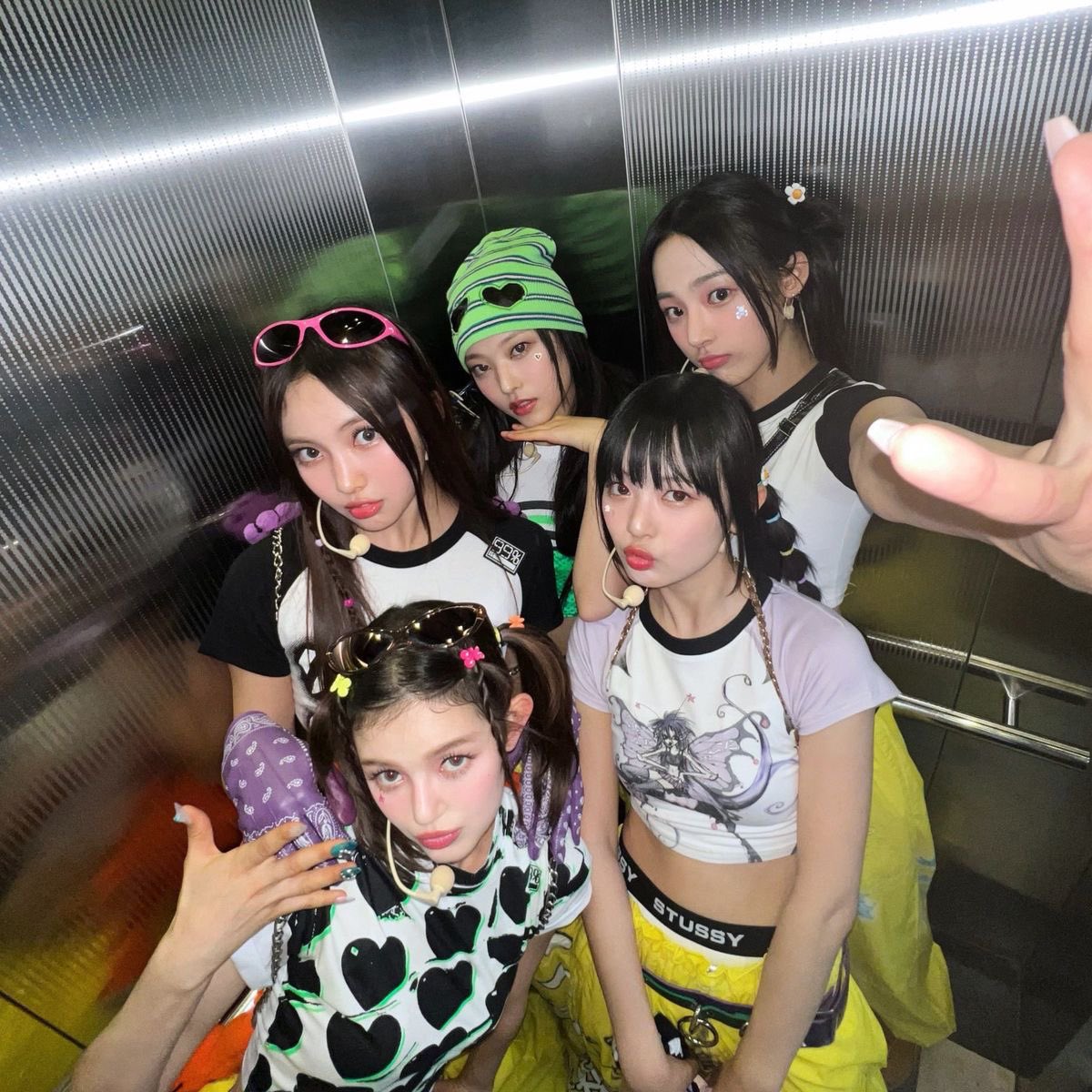 tokkis!! let’s add onto the pressure hybe is facing — legally and from fans.

a new petition has been created. IT TAKES 5 SECONDS TO SIGN: c.org/DjX9rTYFp8

ADOR wants to close their FAQ form? fine, SPAM TAG THEM WITH THE NWJNS TAGS: 

WE STAND WITH NEWJEANS
#FreeNewJeans