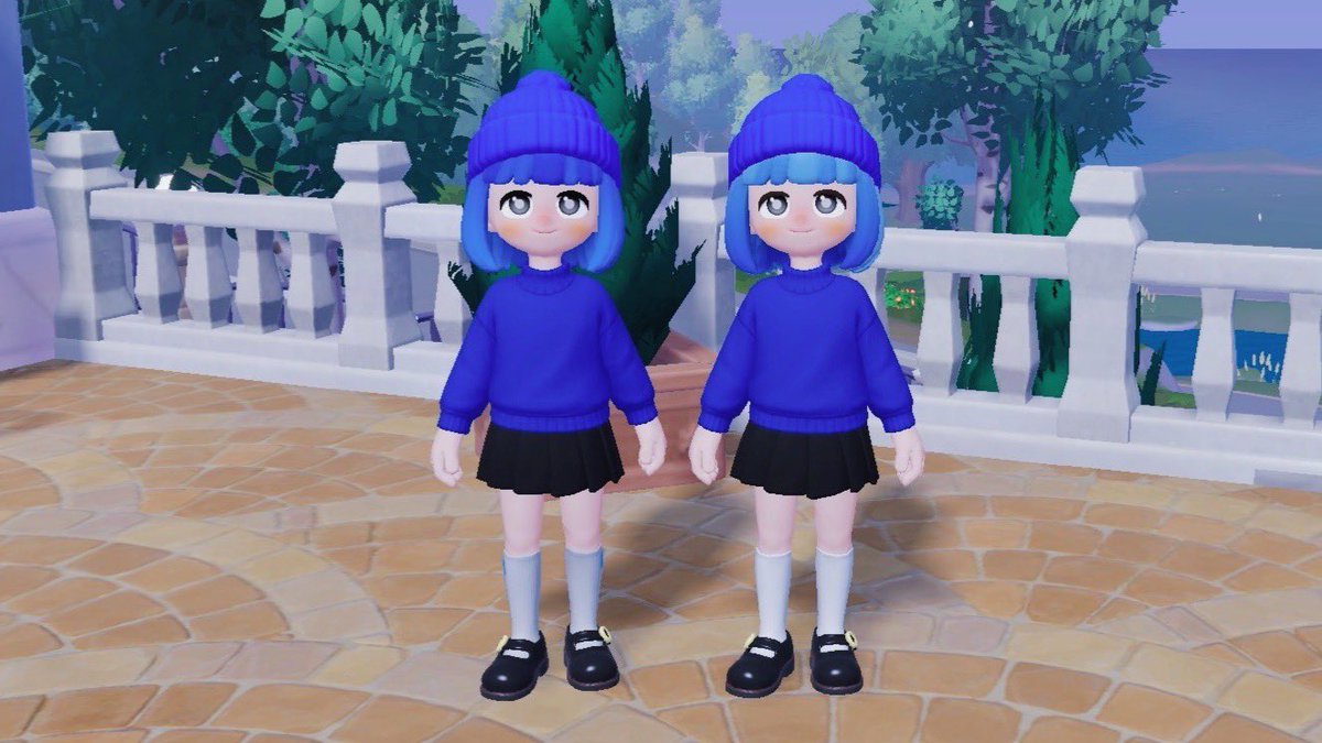 96se_n's tweet photo. どっちが本物でしょうか☔️💙 https://t.co/6do3t8VFAz