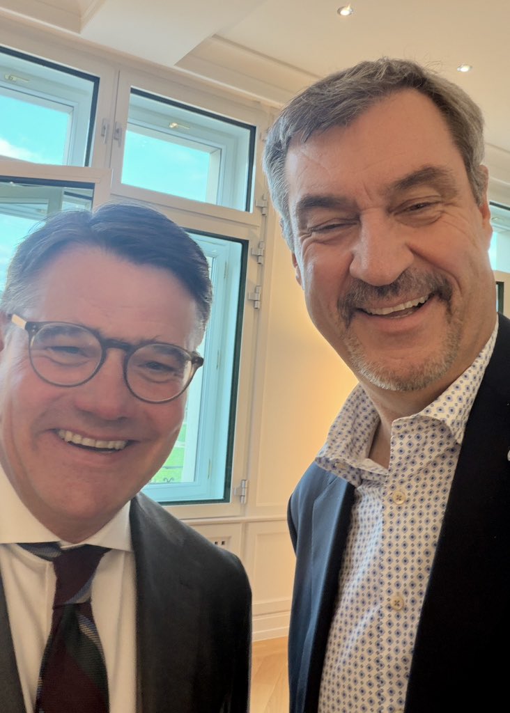Markus_Soeder's tweet image. Auf gute Nachbarschaft! Bayern und Hessen sind enge Partner. War heute bei MP-Kollege @BorisRhein_cdu in Wiesbaden zum freundschaftlichen Besuch. Unsere Länder haben eine enge Verbindung und sind beide sehr erfolgreich: #Bayern und #Hessen gehören beim Länderfinanzausgleich ins