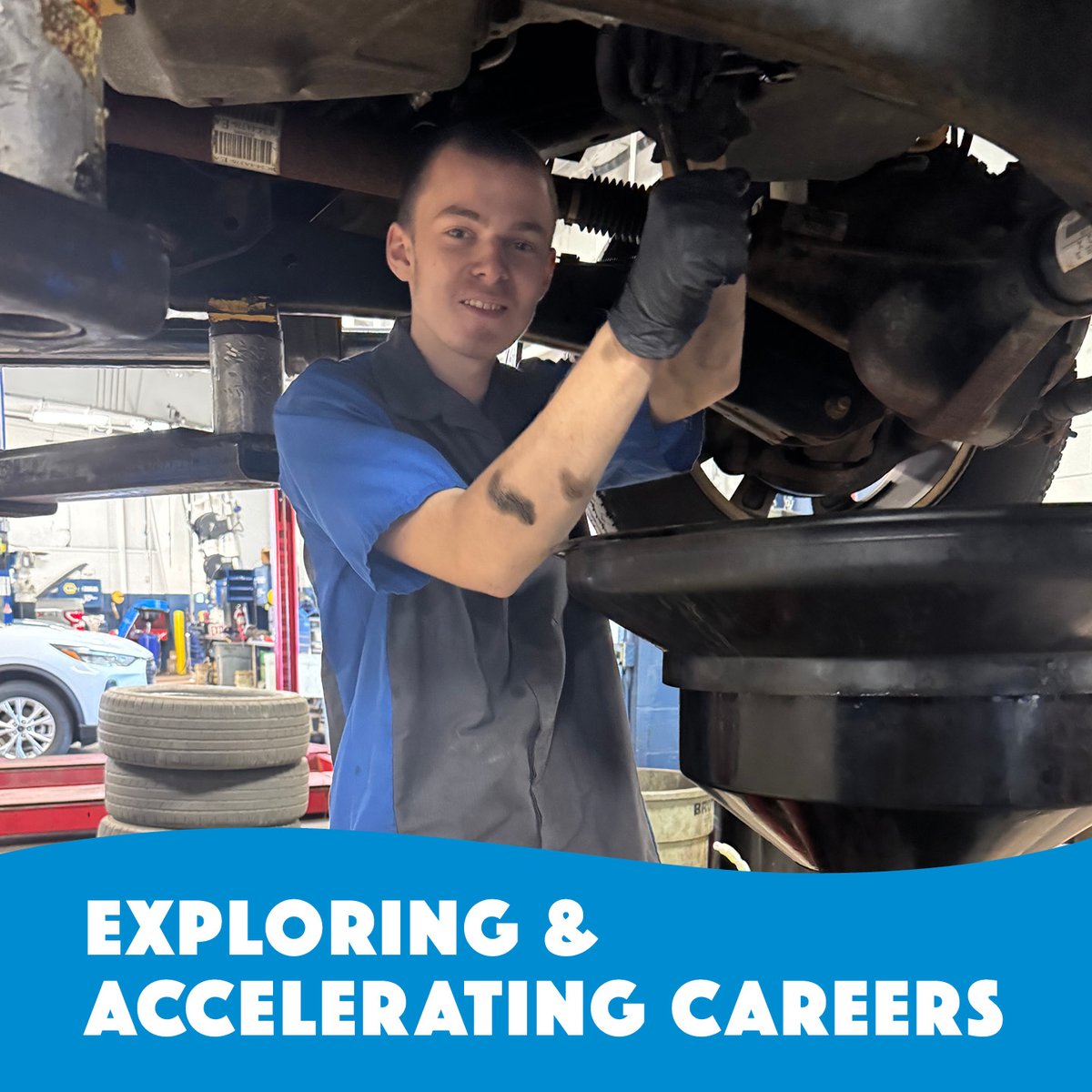 muskegonctc's tweet image. 🔧 #WorksiteWednesday
🚘 Shoutout to Auto Service student Dawson Folkersma from📍@ravennapublicschools. He's putting his training to work at Great Lakes Ford. This is what learning looks like outside the classroom. 👊 #FutureFocused
