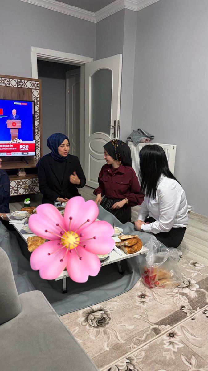 haymanaAKKADIN's tweet photo. 📍 Medrese Mahallesi
İl Kadın Kolları Yönetim Kurulu üyelerimiz ve ilçe teşkilatımız ile birlikte Ramazan ziyaretlerimizi gerçekleştirdik.
Kapı Kapı,Gönül Gönüle 🌸
@tugbaisikercan 
@akgul_aysel https://t.co/SfighD5qRH
