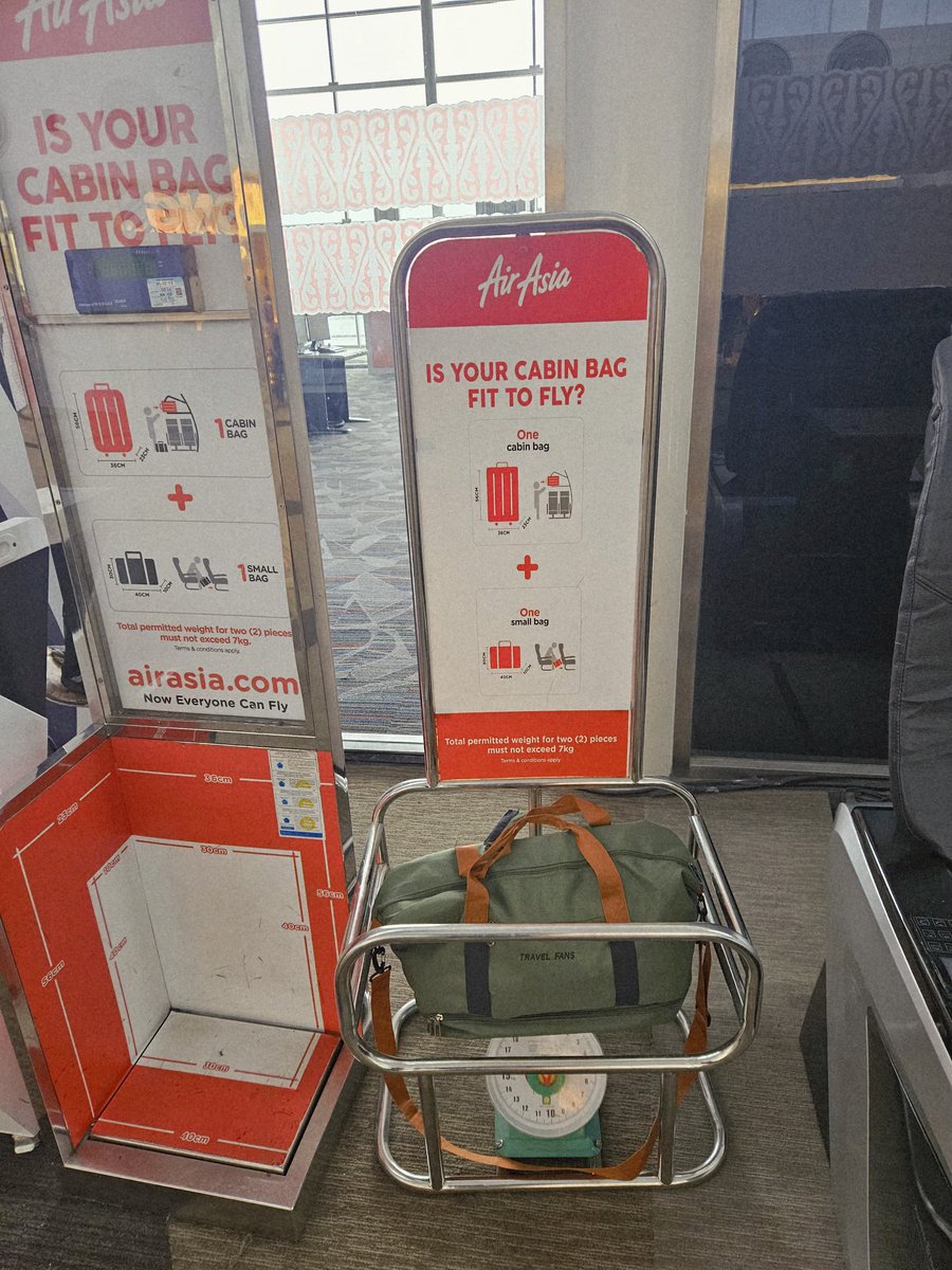 husina212's tweet photo. Bagi yg mau terbang dengan Air Asia tanpa bagasi sebaiknya beli tas duffle ini mudah dan ringan beratnya hanya 500gram, berbanding jauh dengan koper kabin yg berat kosongnya saja sudah 3kg, ini kami pergi ber 3

link Pembelian tas Duffle
https://t.co/sCbY26Dd7O https://t.co/eS9ZBrbyUo