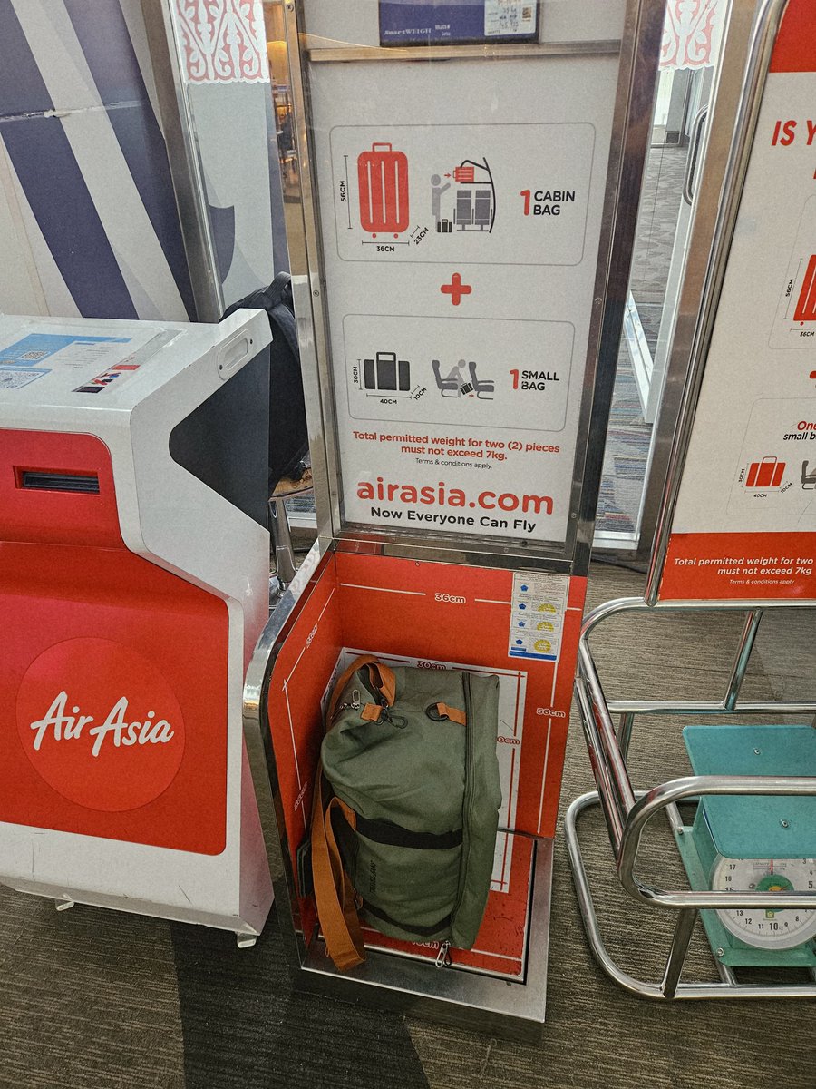 husina212's tweet photo. Bagi yg mau terbang dengan Air Asia tanpa bagasi sebaiknya beli tas duffle ini mudah dan ringan beratnya hanya 500gram, berbanding jauh dengan koper kabin yg berat kosongnya saja sudah 3kg, ini kami pergi ber 3

link Pembelian tas Duffle
https://t.co/sCbY26Dd7O https://t.co/eS9ZBrbyUo