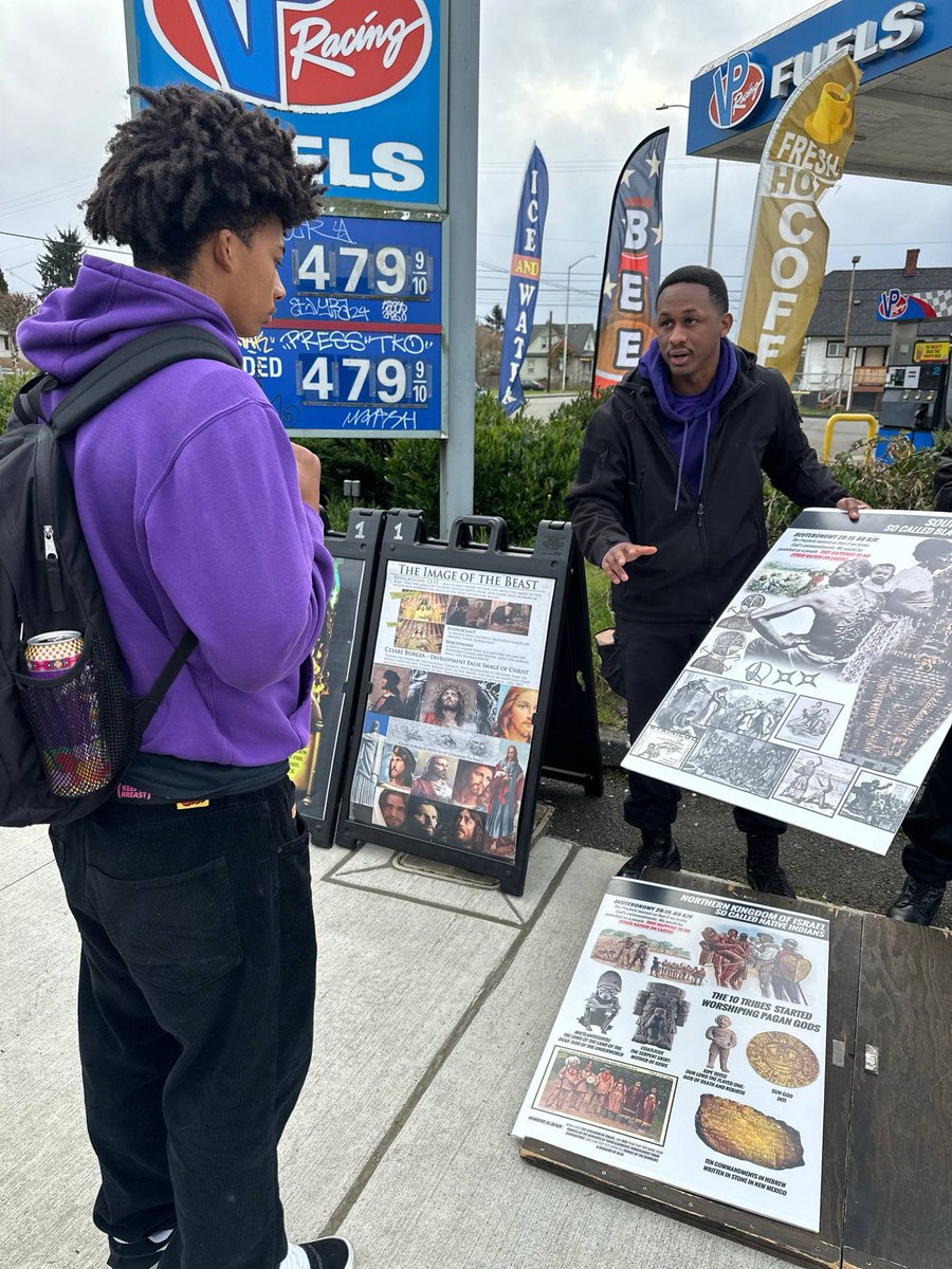 IUICSEATTLE's tweet photo. Went out to teach the people. All praises to the Most HighโLW one soul repent #Repentance #WorkContinues https://t.co/Q3otY1LYLl