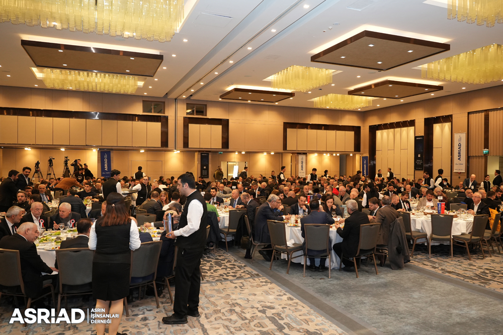 asriadgm's tweet photo. 𝐁İ𝐒𝐌İ𝐋𝐋𝐀𝐇İ𝐑𝐑𝐀𝐇𝐌𝐀𝐍İ𝐑𝐑𝐀𝐇İ𝐌

ASRİAD ailesi, Geleneksel İftar Programı’nda bir araya geliyor.

T.C. Sanayi ve Teknoloji Bakanımız Sayın Mehmet Fatih Kacır’ın katılımıyla Renaissance Polat İstanbul Hotel’de gerçekleştirilen programa; Genel Başkanımız İbrahim Cemil Yıldız, Onursal Kurucu Başkanımız Adnan Danışman ve Yönetim Kurulu üyelerimizin yanı sıra milletvekilleri, yabancı ülke temsilcileri, bürokratlar, sivil toplum kuruluşları temsilcileri, medya mensupları ve teşkilatlarımıza mensup iş insanları ile misafirlerimiz katılıyor.

Ramazan’ın bereketini ve kardeşliğini paylaşmanın mutluluğunu yaşıyoruz.

#ASRİAD #iftar #öncenitelik